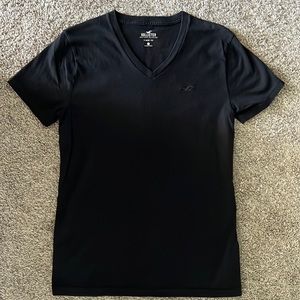 Hollister Must-Have V Neck Tee
